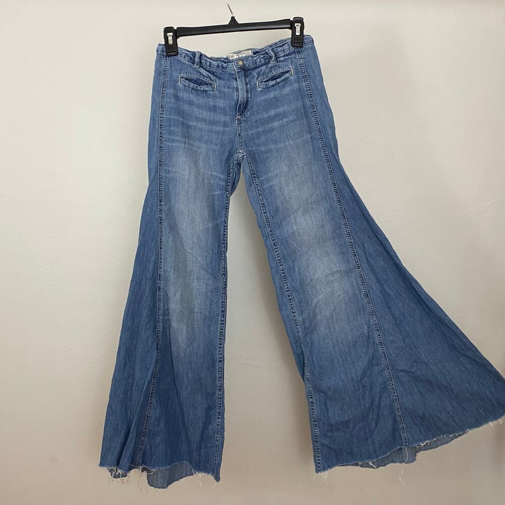 Free People Vintage Extreme Flare Jeans - Easy Rider Wash - Size 25